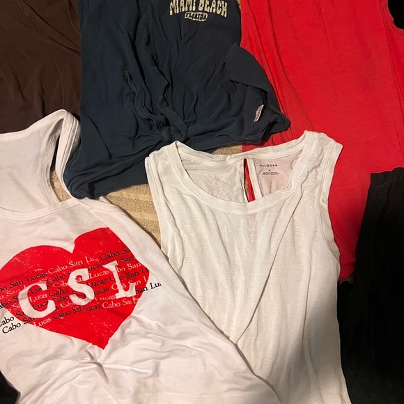 Workout Tank Bundle (12 Pieces) - Picture 5 of 9